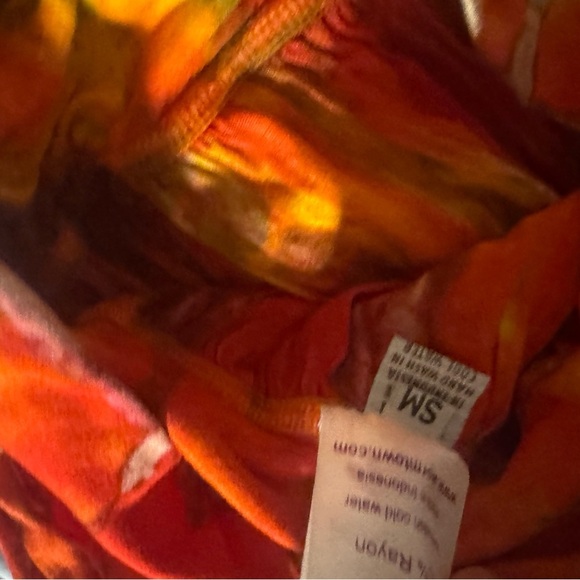 Skirt size small medium purple lotus imports - Picture 3 of 3